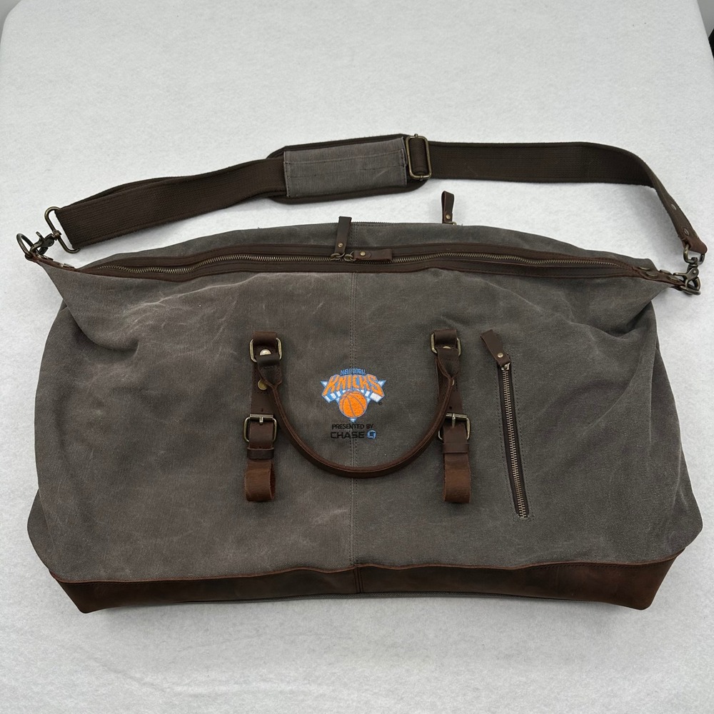 New York Knicks Chase Canvas Leather Duffel Bag Travel Weekender Gym Bag Gray